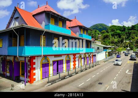 Farbenfrohes Gebäude in Victoria, der Hauptstadt auf Mahe Island, den Seychellen. Stockfoto