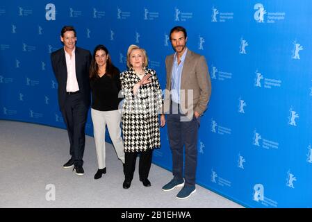 Hillary Clinton besucht die HILLARY Photocall während des Filmfestivals der Berlinale 2020. Stockfoto