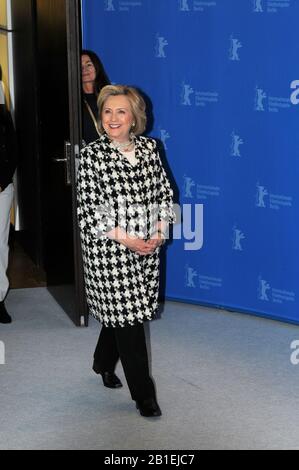 Hillary Clinton besucht die HILLARY Photocall während des Filmfestivals der Berlinale 2020. Stockfoto