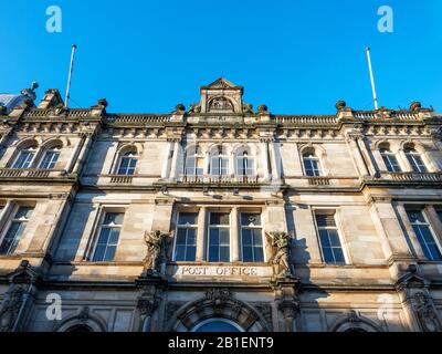 Ehemaliges Postgebäude des General Post Office aus dem Jahr 1898 auf Meadowside in Dundee, Schottland Stockfoto