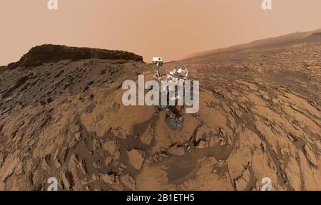 Mars - 17. September 2016 - Dieses Selbstporträt des Curiosity Mars Rover der NASA zeigt das Fahrzeug am Bohrstandort "Quela" im Bereich "Surray Buttes" Stockfoto