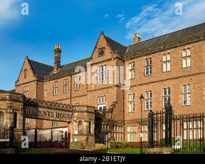 Regents House Teil des Wohnumbaus Regents Gardens der ehemaligen Dundee Royal Infirmary in Dundee Scotland Stockfoto