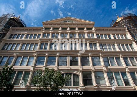 Hugh O'Neill Trockengüter Gebäude, erbaut 1875, auf der Sixth Avenue in der Ladies' Mile Einkaufsviertel in New York Stockfoto