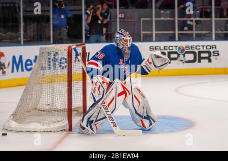 Eishockeyliga NHL Match Rangers bei MSG. Wenn Sie über die großartigen Sportstätten sprechen, sollte Madison Square Garden ganz oben auf der Liste stehen. H Stockfoto