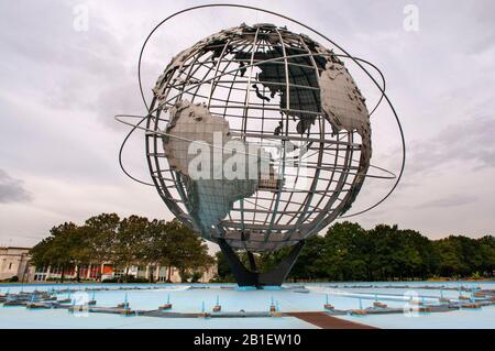 Die Unisphere in Flushing Meadow Park in Queens wurde von US Steel für die Weltausstellung 1964 gebaut. Stockfoto