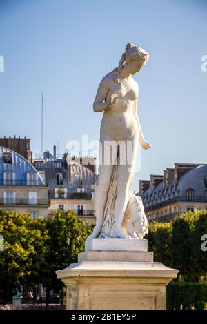 Die Nymphe Statue in Jardin des Tuileries, Paris, Frankreich Stockfoto
