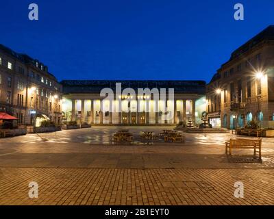 City Square und Caird Hall in der Dämmerung Dundee Scotland Stockfoto