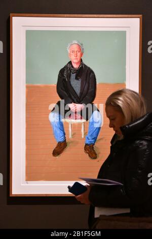London, Großbritannien. Februar 2020. David Hockney, Maurice Payne, 2008 auf David Hockney Drawing From Life. David Hockney, gefeierter britischer Künstler, präsentiert eine Ausstellung, die seinen Zeichnungen gewidmet ist und rund 150 Werke umfasst, die über fünf Jahrzehnte entstanden sind, in der National Portrait Gallery, London London, Großbritannien - 25. Februar 2020 Credit: Nils Jorgensen/Alamy Live News Stockfoto