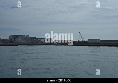 Bauarbeiten am Projekt MOSE, Isola Artificiale del Baccan di Sant'Erasmo, am Wasser der Lagune von Venedig, Italien Stockfoto