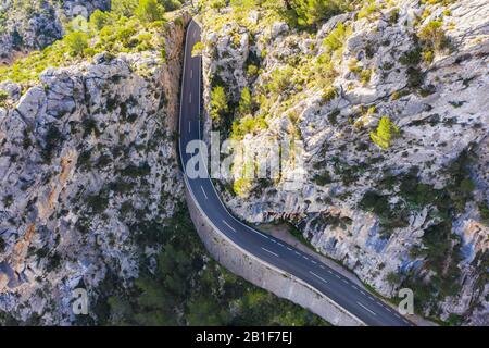 Bergstraße Ma-2130 am Colle de Sa Bataia in der Serra de Tramuntana, Luftbild, Mallorca, Balearen, Spanien Stockfoto