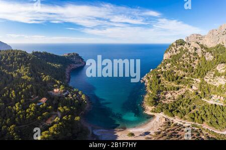 Bay Cala Tuent, Serra de Tramuntana, Drohnenaufnahme, Mallorca, Balearen, Spanien Stockfoto