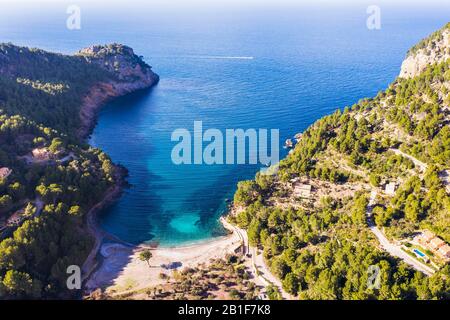 Bay Cala Tuent, Serra de Tramuntana, Drohnenaufnahme, Mallorca, Balearen, Spanien Stockfoto