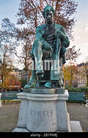 Bronzeskulptur des deutschen schwedischen Naturwissenschaftlers Carl wilhelm Scheele, Flore Hill, Humlegarden, Ostermalm, Stockholm, Schweden Stockfoto