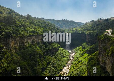 Luftaufnahme des Wasserfalls El Salto de Tequendama. Stockfoto