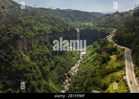 Luftaufnahme des Wasserfalls El Salto de Tequendama. Stockfoto