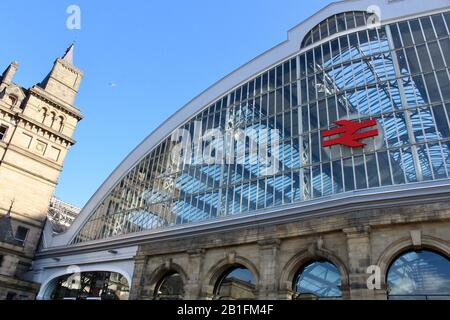 Liverpool Limone Street Station an einem sonnigen Tag england UK Eisenbahn Stockfoto