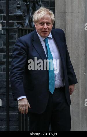 Downing Street London, Großbritannien. Februar 2020. Der britische Premierminister Boris Johnson grüßt heute Nachmittag den österreichischen Bundeskanzler und Staatschef Sebastian kurz vor Nummer 10 in der Downing Street. Kredit: Imageplotter/Alamy Live News Stockfoto