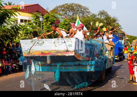 Margao, Goa/Indien - 23. Februar 2020: Schwebt und Figuren, die während der Karnevalsfeiern in Goa, Indien/Touristenveranstaltungen in Goa zu sehen sind Stockfoto