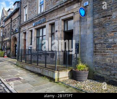 Eine Filiale der Barclays Bank, die in der ländlichen Marktstadt Middleton in Teesdale, England, Großbritannien, ansässig ist Stockfoto