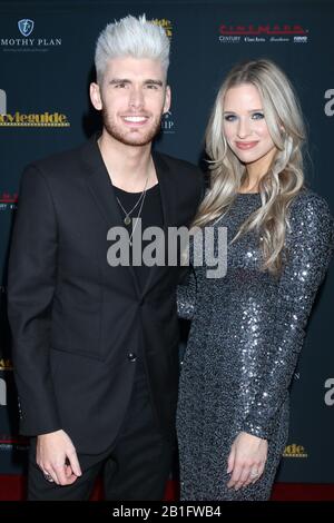 2020 Movieguide Awards im Avalon Hollywood am 24. Januar 2020 in Los Angeles, CA Mit: Colton Dixon und Guest Where: Los Angeles, Kalifornien, Vereinigte Staaten When: 24 Jan 2020 Credit: Nicky Nelson/WENN.com Stockfoto