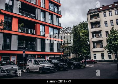 Moderne Architekturbauten aus Glas und Metall in Berlin Stockfoto