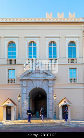 Der Wechsel der Palastgarde, Des Fürstpalasts von Monaco, Monte Carlo, Monaco Stockfoto