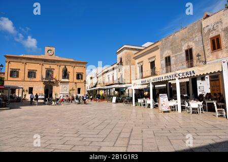 Rathaus des Dorfes Europa Reiseziel für viele Touristen 26. September 2019 Favignana Sizilien Italien Stockfoto