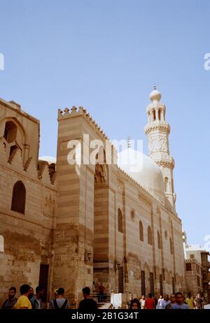 Maluk-Komplex-Moschee Madrassa von Sultan Barquq in Bein al-Qasreen im islamischen Fatimid Kairo in Ägypten in Nordafrika Stockfoto