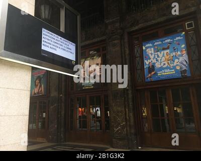 Mailand, Italien. Februar 2020. Mailand, Italien Coronavirus Auswirkungen der Situation, die an einigen Orten in der Stadt Mailand Auf dem Foto zu sehen ist: Das Kino von Odeon ist wegen der öffentlichen Gutschrift gesperrt: Unabhängige Fotoagentur/Alamy Live News Stockfoto