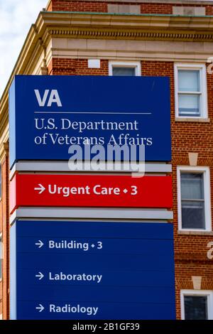 Coatesville, PA/USA - 24. Februar 2020: Nahaufnahme des Zeichens im US Department of Veterans Affairs Medical Center. Stockfoto