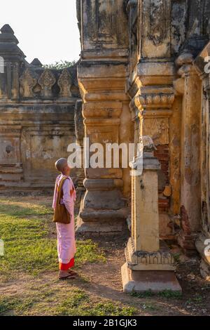 Buddhistische Nonnen im Maha Aungmye Bonzan Kloster, Inwa, Mandalay Region, Myanmar Stockfoto