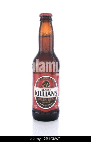 Irvine, CA - 14. JUNI 2015: George Killians Irish Red. Die Marke wurde von Coors, die die Rechte von der Pelforth Brewery kauften, nach Amerika eingeführt. Stockfoto