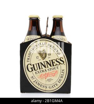 Irvine, CA - 25. MAI 2014: Ein 6er Pack Guinness Extra Stout, Endansicht. Das Irish Beer ist eine der weltweit erfolgreichsten Biermarken mit jährlichem sal Stockfoto