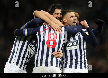 Der Jake Livermore von West Bromwich Albion feiert das zweite Tor seiner Seite während des Sky Bet Championship Matches bei Den Hawthorns, West Bromwich. Stockfoto