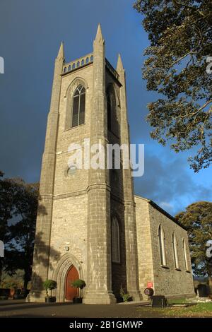 ST Columba-Kirche, eine Kirche von Irland, im Dorf Drumcliff, County Sligo, Irland Stockfoto