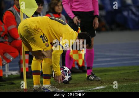 Neapel, Kampanien, Italien. Februar 2020. Während des Champions-League-Fußballspiels SSC Neapel gegen den FC Barcellona am 25. Februar 2020 im San Paolo Stadion in Neapel.Im Bild: Lionel MESSI Credit: Fabio Sasso/ZUMA Wire/Alamy Live News Stockfoto