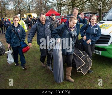 Nottingham - ENGLAND - 22. FEBRUAR: Tonbridge AC Athlet's bei den English National Cross Country Championats, Wollaton Park, Nottingham, England auf dem Stockfoto