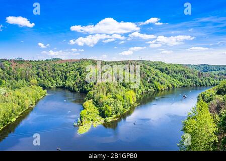 Blick auf die Rappbode-Staumauer und den Stausee im Harz, Deutschland Stockfoto