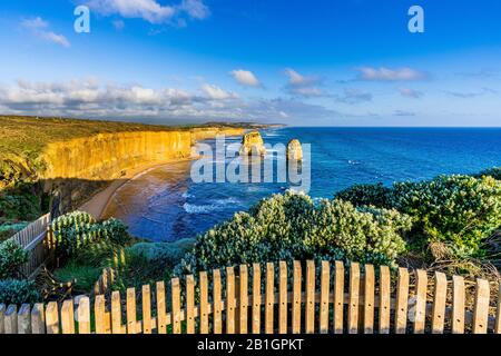 Die Zwölf Apostel bei Sonnenuntergang. Great Ocean Road, Victoria, Australien Stockfoto