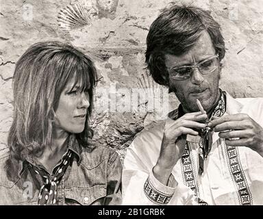 Easy Ride (1969) unter der Regie von Dennis Hopper und mit Peter Fonda als Wyatt und Luana anders als Lisa zeigte, dass sie eine Joint rauchen. Stockfoto