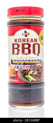 Winneconne, WI - 17. Februar 2020: Eine Flasche CJ Korean BBBQ Bulgogi-Sauce auf isoliertem Hintergrund. Stockfoto