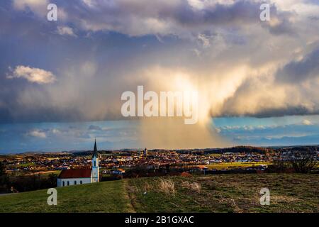 Frühlingsturm treibt Niederschlagsflut über Land, Deutschland, Bayern, Inntal, Haag Stockfoto