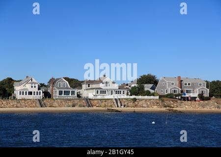 Waterfront Homes, Bay, Harbor, Hyannis, Cape Cod, Massachusetts, New England, Vereinigte Staaten von Amerika Stockfoto