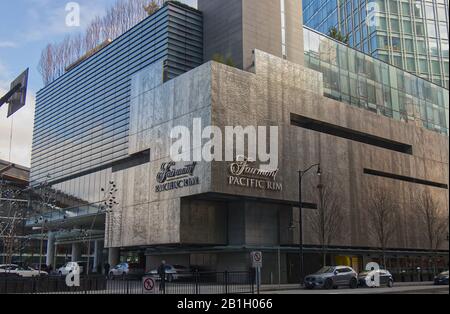 Vancouver, Kanada - 17. Februar 2020: Ein Luxushotel "Fairmont Pacific Rim" in der Innenstadt von Vancouver in der Nähe von Canada Place Stockfoto