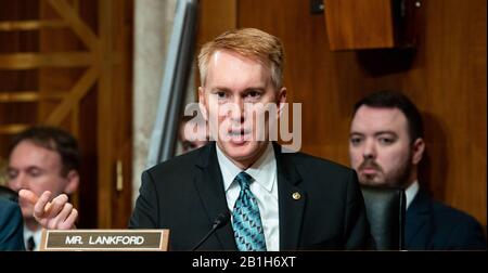 US-Senator James Lankford (R-OK) spricht bei einer Anhörung des Senatsanteilungsausschusses im Ministerium für Heimatschutz. Stockfoto