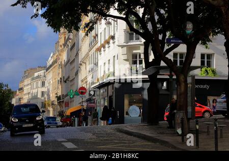 Rue des Abbesses Straße in Montmartre.Paris.Frankreich Stockfoto