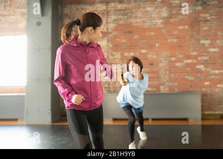 Die Weitergabe von Baton über Generationen Stockfoto