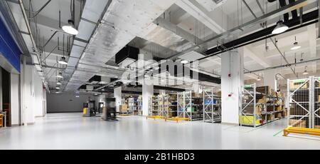 Peking, CHINA - 03. JUNI 2019: Moderne Automatisierung der Lagerproduktion in China Stockfoto