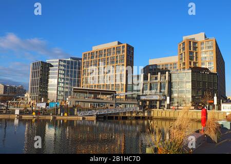 Wharf, Gebäude und Skyline im neu erschlossenen Southwest Waterfront Bereich von Washington, DC von TH aus gesehen Stockfoto