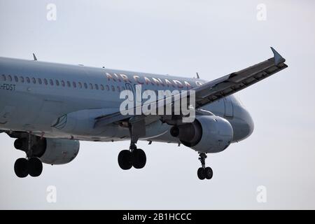 Airbus A320, Air Canada, C-FDST-Landung in YOW, Ottawa, Kanada, 24. Februar 2020 Stockfoto